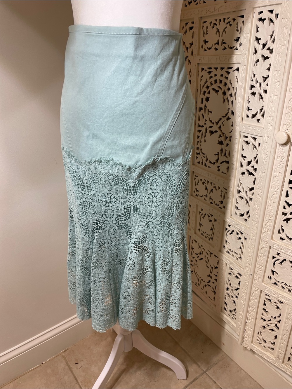 Vintage jak&Rae turquoise stretch jean material skirt with Lace Paneling